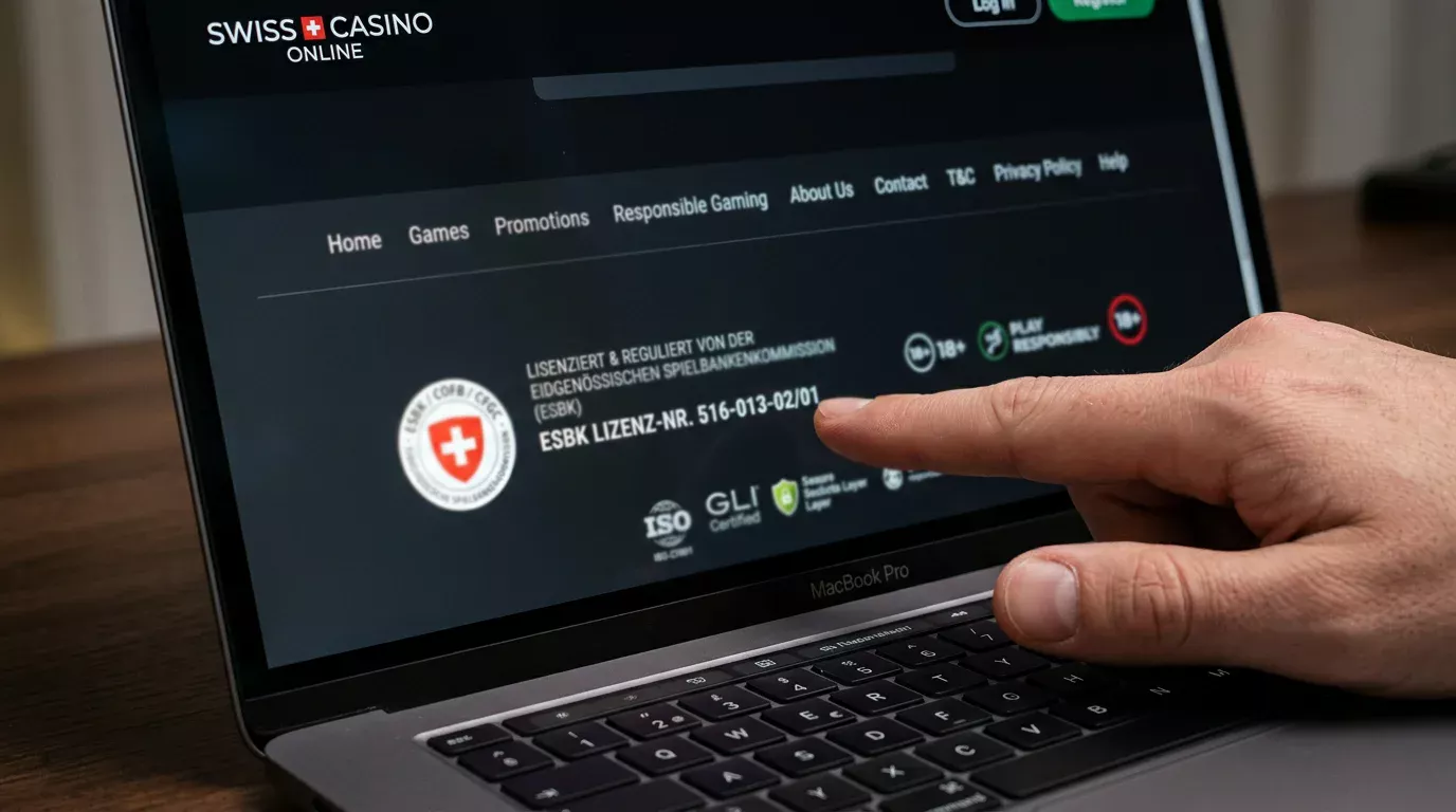 ESBK-Konzessionsnummer im Footer eines lizenzierten Schweizer Online-Casinos prüfen